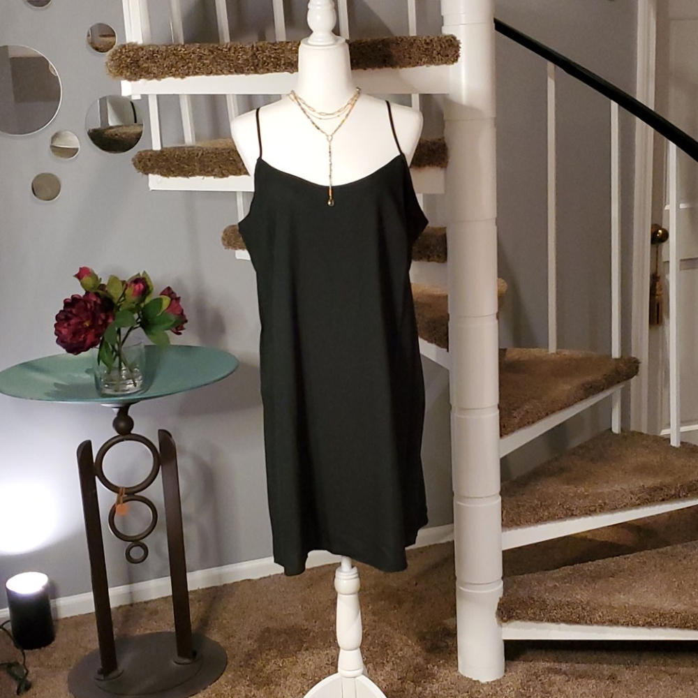 Plus-size Long Sleeved Dress - Picture 7 of 11